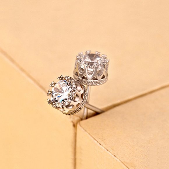 Popular Design 925 Silver Solitaire 6mm CZ Diamond Cut Crown Stud Earrings NWOPT - Picture 1 of 6